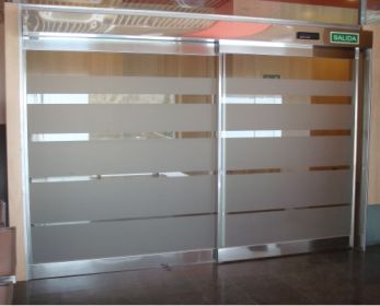Puerta automática de aluminio corredera 2 hojas