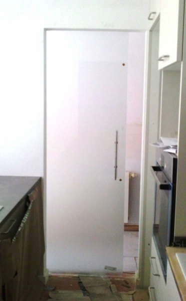 Puerta decorativa guia klein vidrio mate